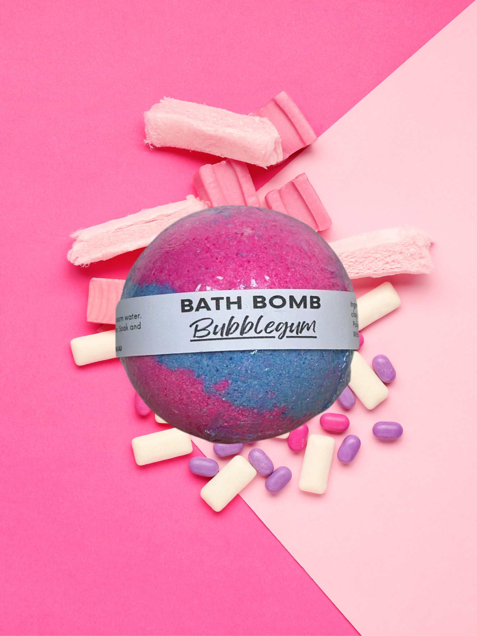 Bubblegum scented bath bomb round shape fizzy and moisturizing 